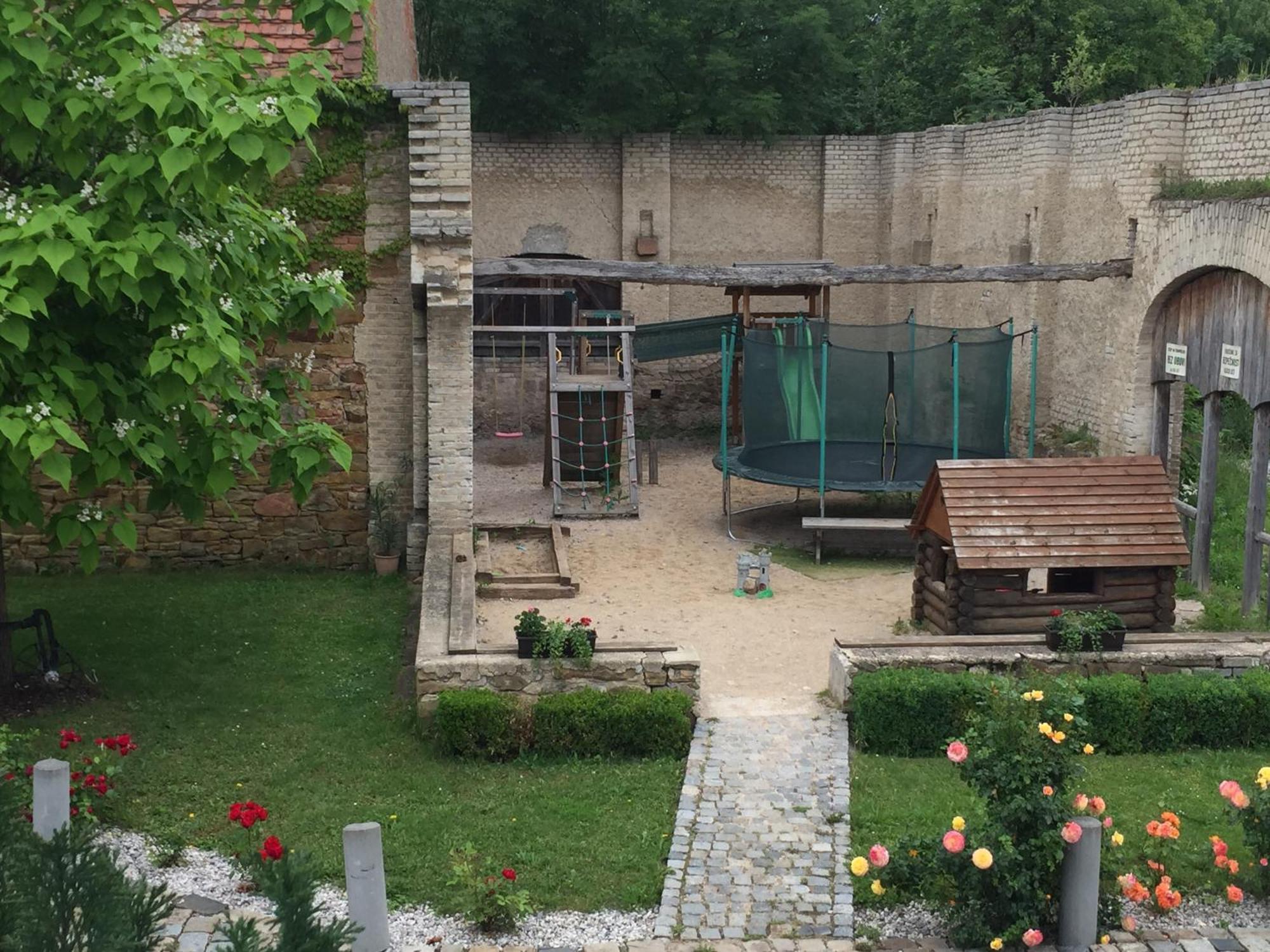 Penzion Ve Stoleti Lodenice Exterior photo